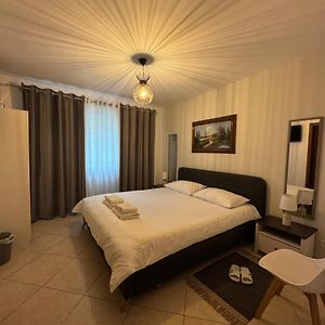 Xhelo'S Rooms